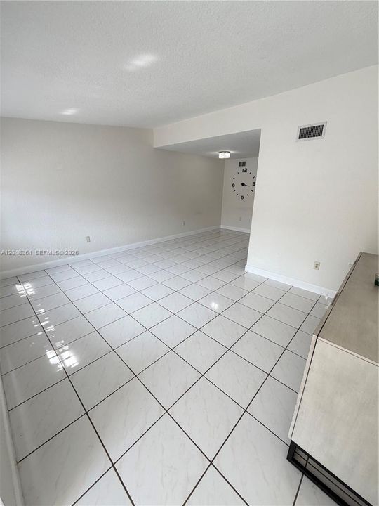 For Rent: $2,950 (3 beds, 2 baths, 1270 Square Feet)