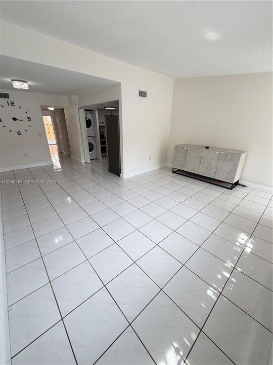 For Rent: $2,950 (3 beds, 2 baths, 1270 Square Feet)