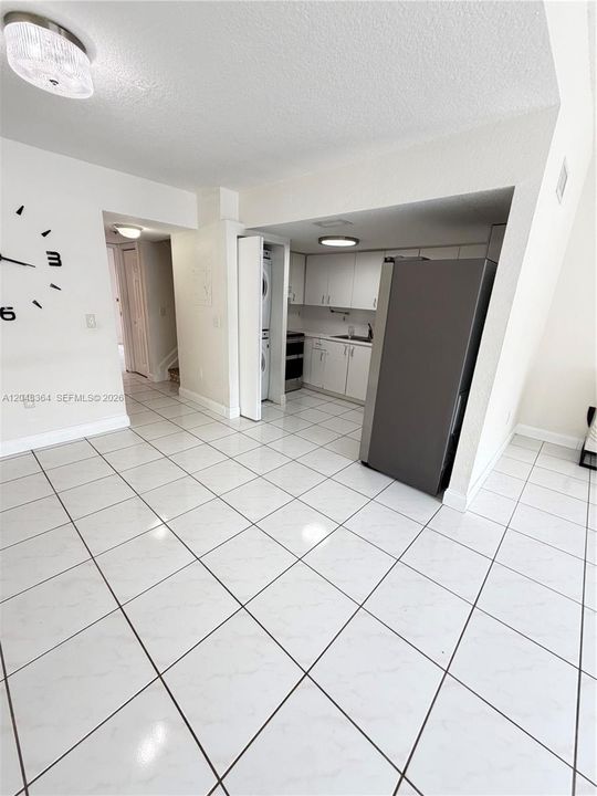 For Rent: $2,950 (3 beds, 2 baths, 1270 Square Feet)