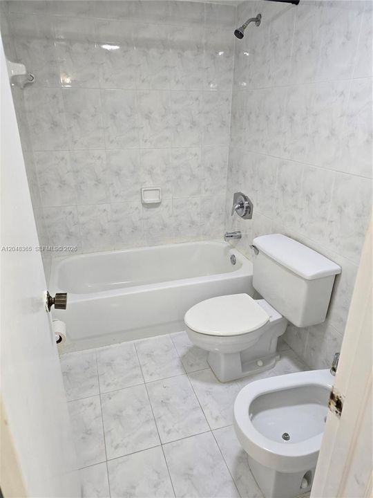 For Rent: $2,300 (2 beds, 2 baths, 1170 Square Feet)