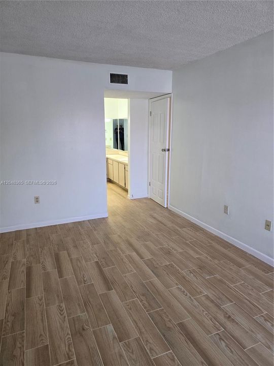 For Rent: $2,300 (2 beds, 2 baths, 1170 Square Feet)