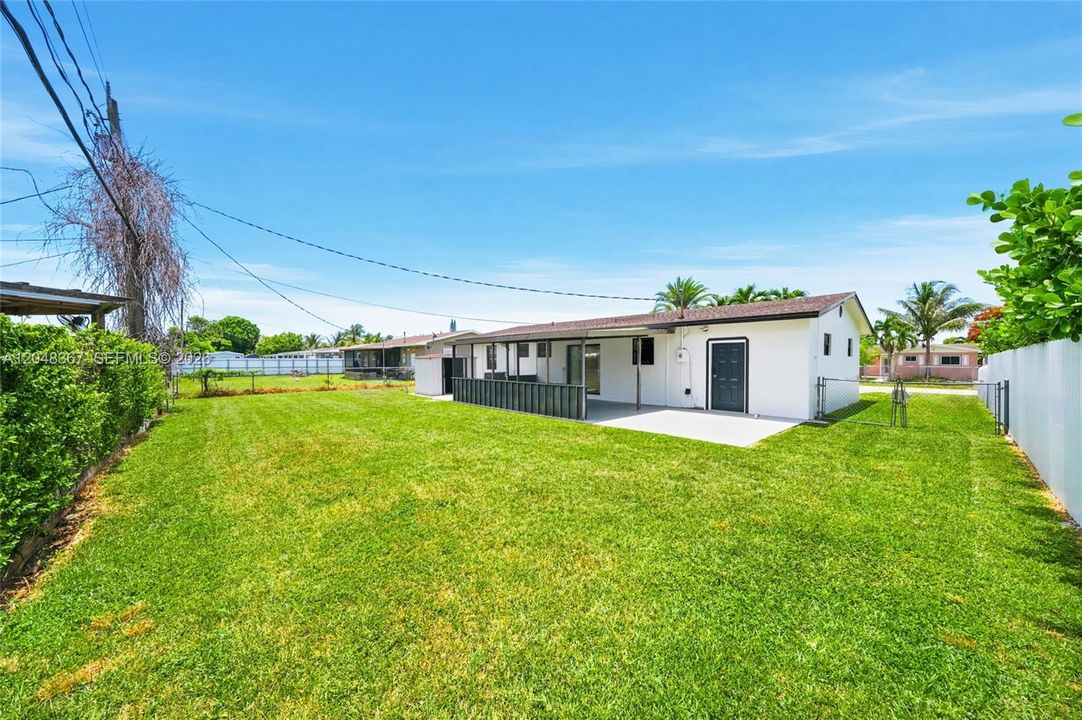 For Sale: $495,000 (3 beds, 2 baths, 1158 Square Feet)