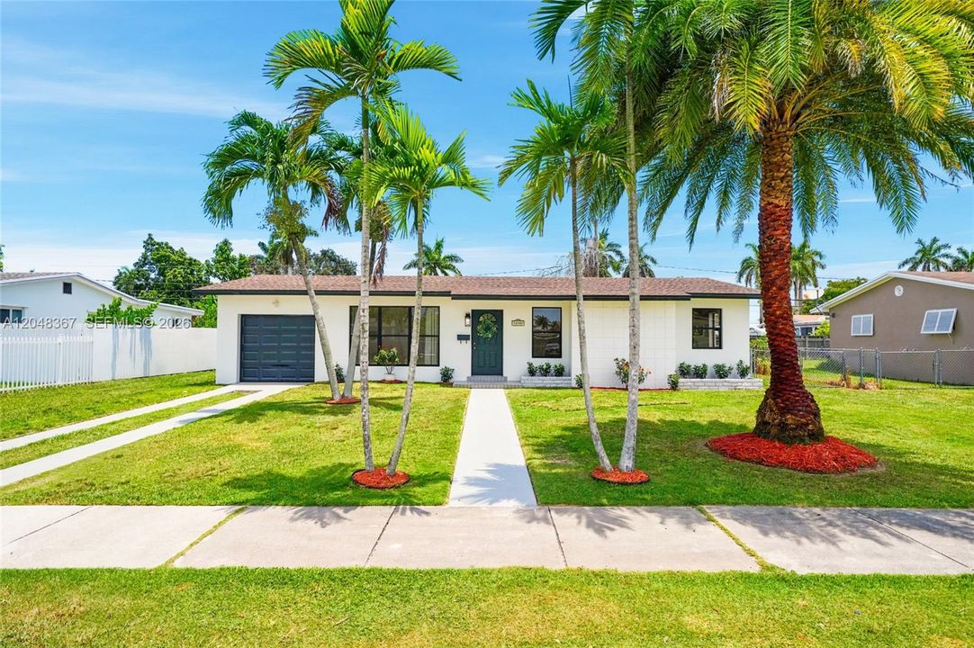 For Sale: $495,000 (3 beds, 2 baths, 1158 Square Feet)