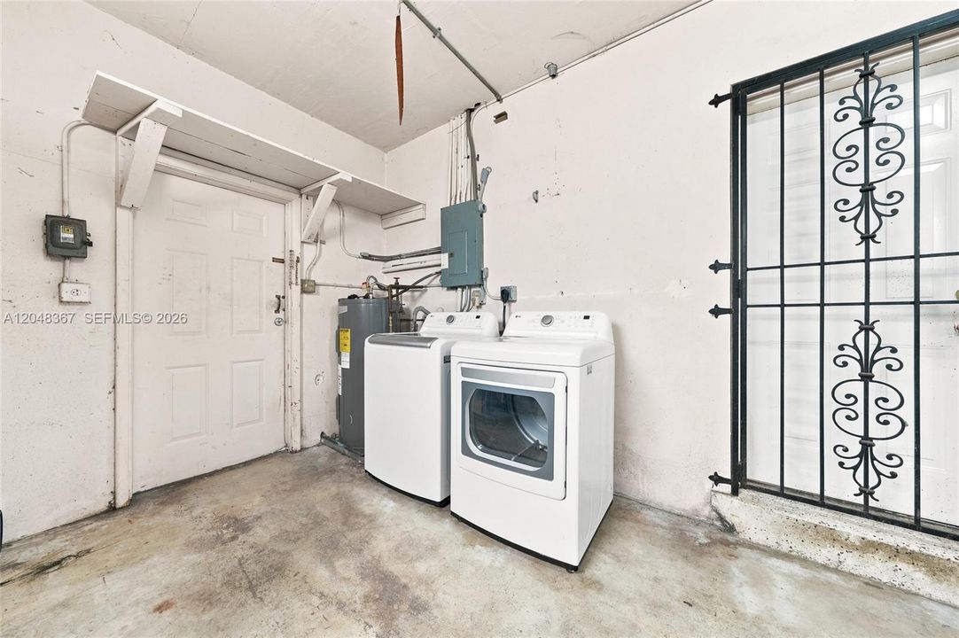 For Sale: $495,000 (3 beds, 2 baths, 1158 Square Feet)