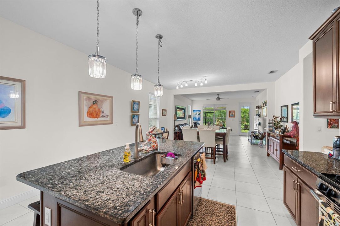 11-web-or-mls-10256 SW Indian Lilac Trai