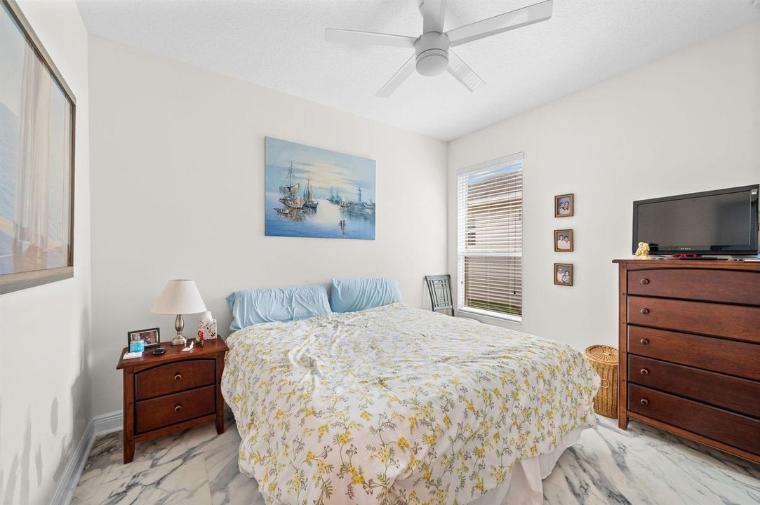 15-web-or-mls-10256 SW Indian Lilac Trai
