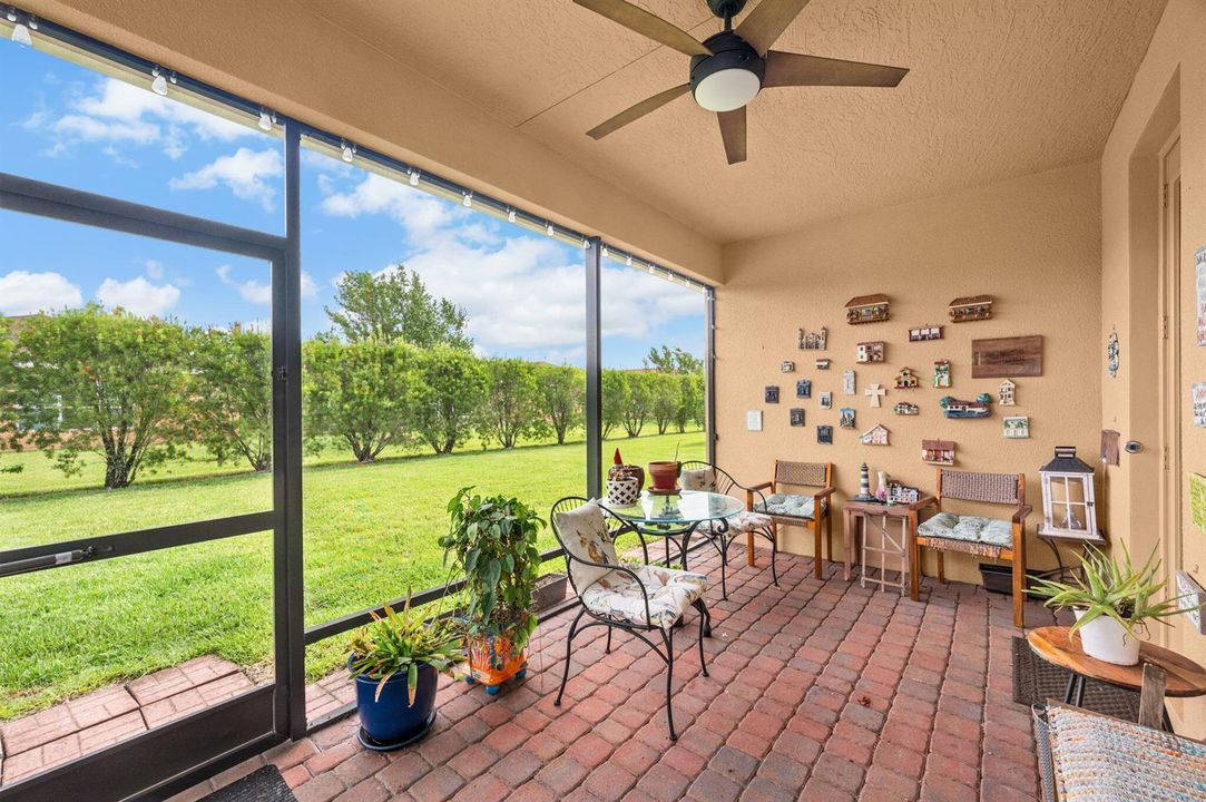 25-web-or-mls-10256 SW Indian Lilac Trai