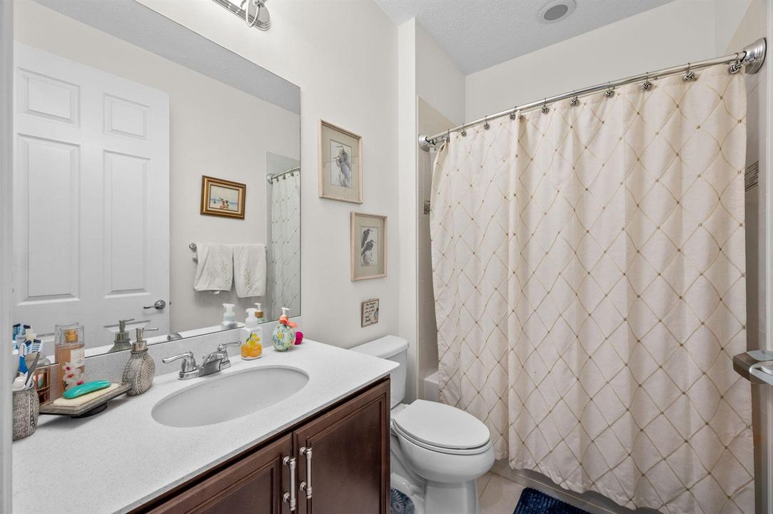 14-web-or-mls-10256 SW Indian Lilac Trai