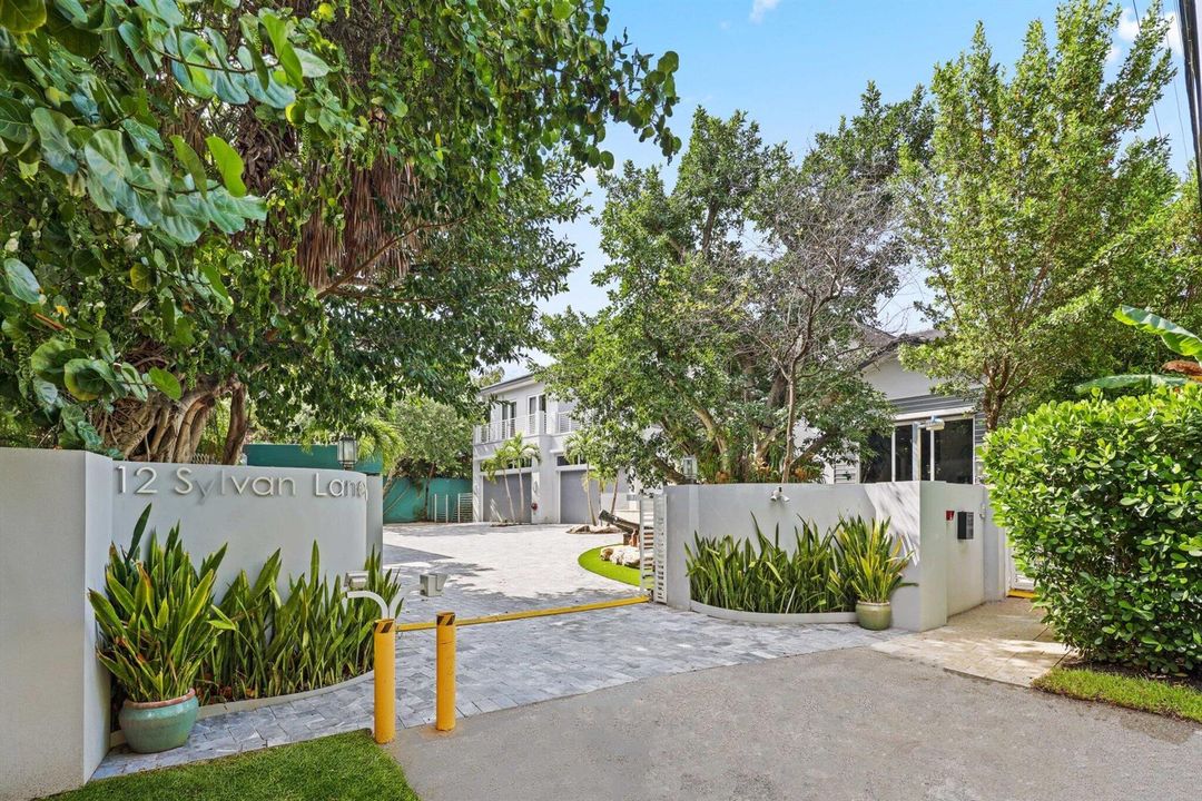 12 Sylvan Lane - 2.jpg-SMALL