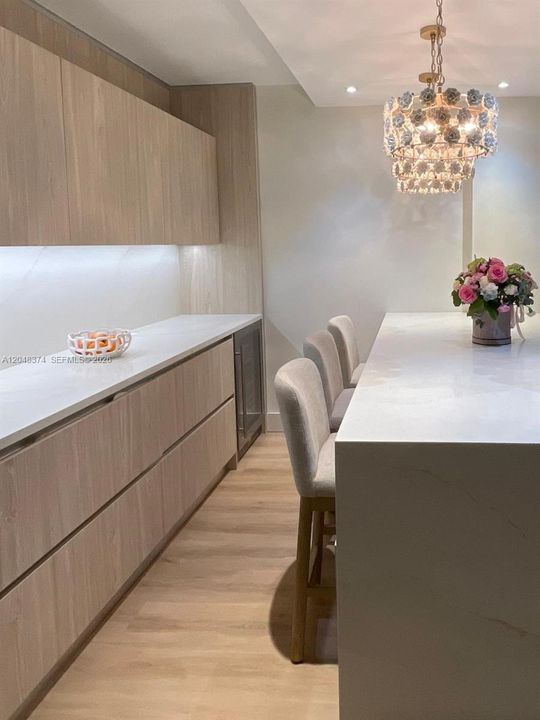 For Rent: $7,000 (2 beds, 2 baths, 1056 Square Feet)