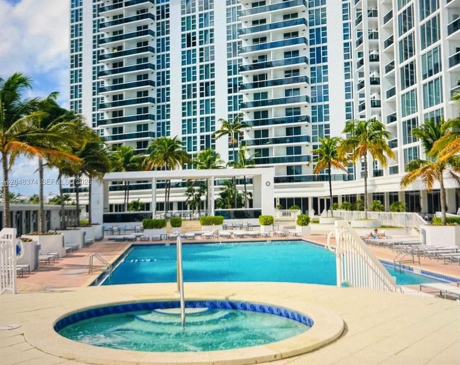 For Rent: $7,000 (2 beds, 2 baths, 1056 Square Feet)