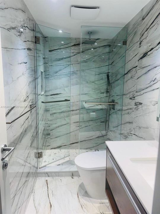 For Rent: $7,000 (2 beds, 2 baths, 1056 Square Feet)