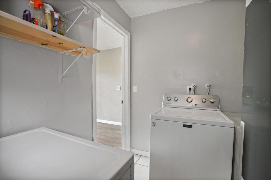 Laundry Rm