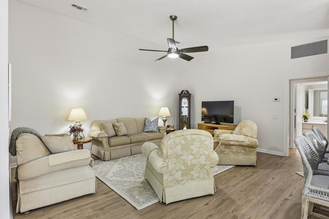 1711 SW Waterfall Blvd_Lisa Webb_32