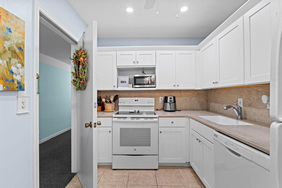 13-web-or-mls-A7409898