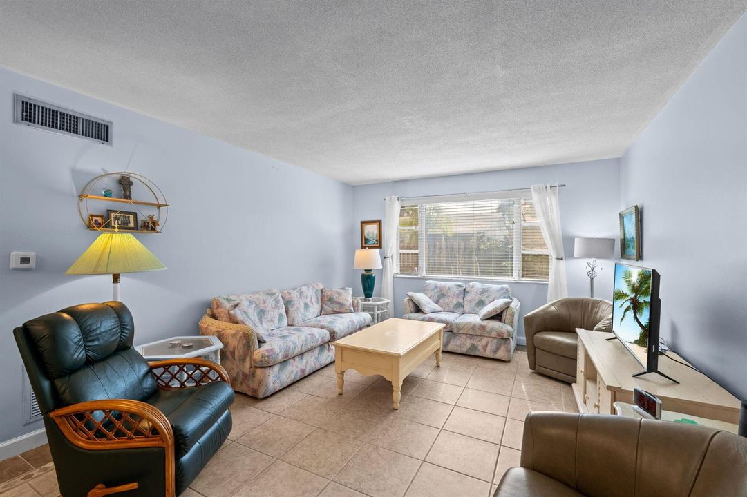 8-web-or-mls-A7409880