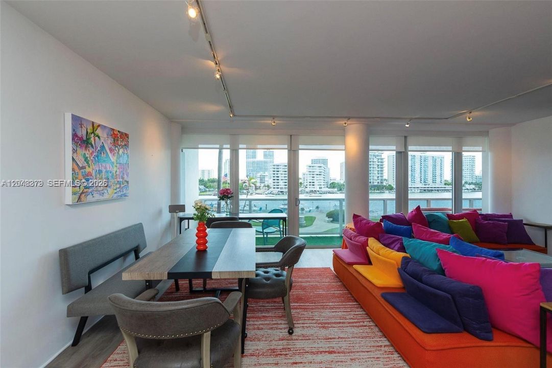 For Rent: $4,350 (2 beds, 2 baths, 1520 Square Feet)