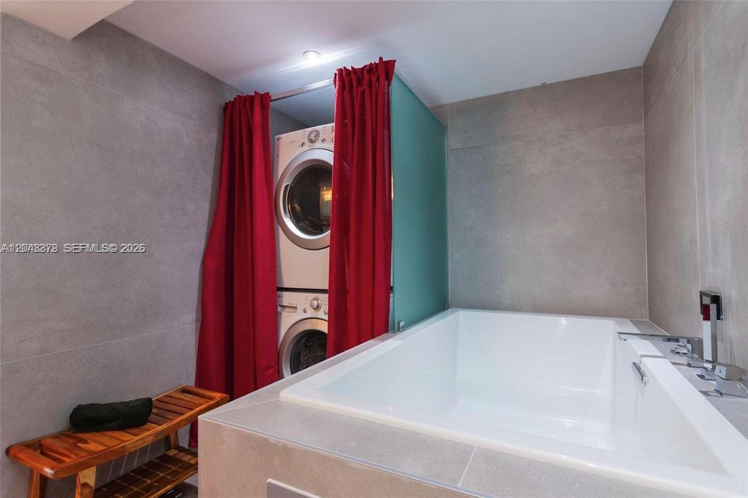 For Rent: $4,350 (2 beds, 2 baths, 1520 Square Feet)