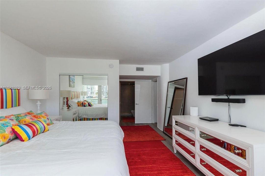 For Rent: $4,350 (2 beds, 2 baths, 1520 Square Feet)