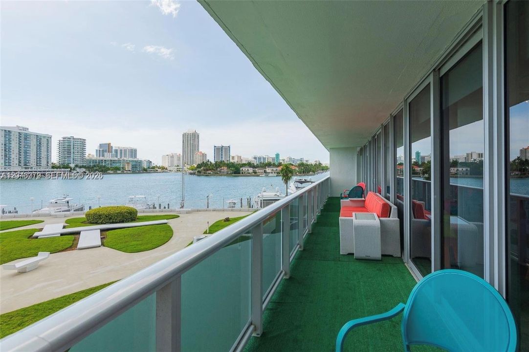 For Rent: $4,350 (2 beds, 2 baths, 1520 Square Feet)