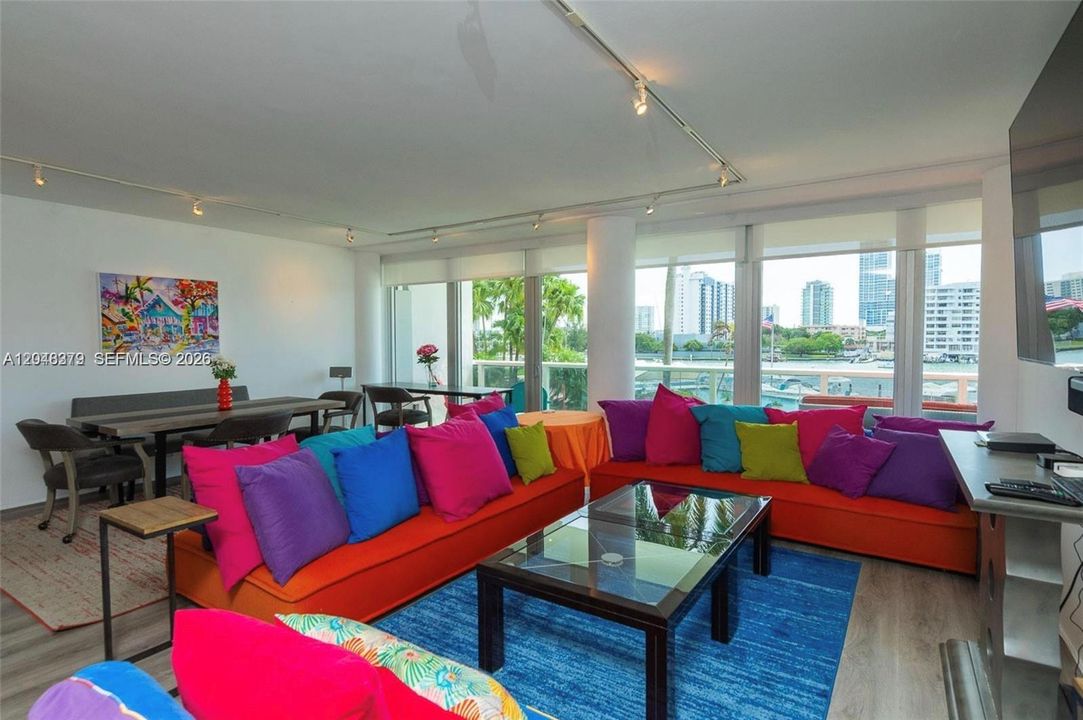 For Rent: $4,350 (2 beds, 2 baths, 1520 Square Feet)