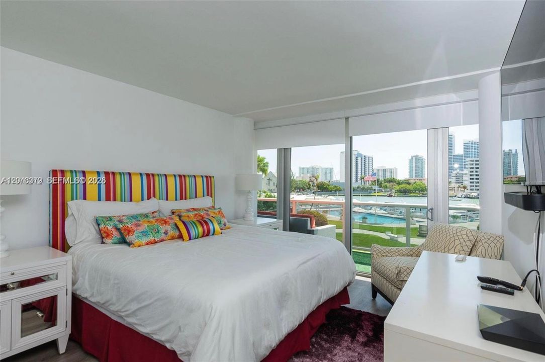 For Rent: $4,350 (2 beds, 2 baths, 1520 Square Feet)