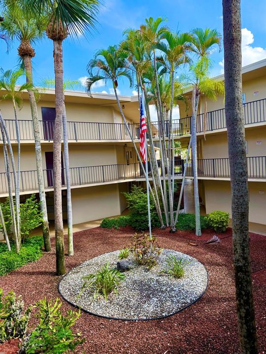 5280 Las Verdes Cir 216