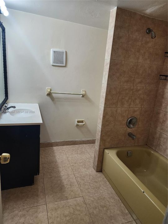 For Rent: $1,900 (2 beds, 2 baths, 1020 Square Feet)