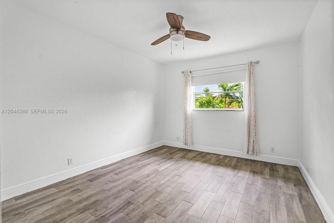 For Rent: $2,300 (2 beds, 1 baths, 750 Square Feet)