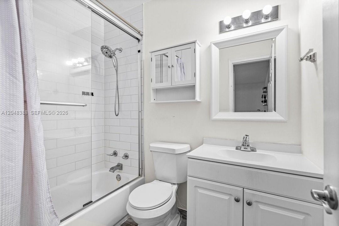 For Rent: $2,300 (2 beds, 1 baths, 750 Square Feet)