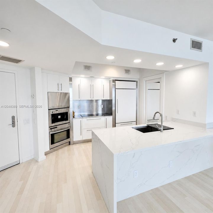 For Rent: $10,000 (2 beds, 2 baths, 1452 Square Feet)
