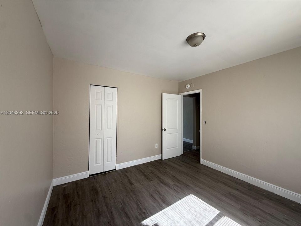 Active With Contract: $1,300 (1 beds, 1 baths, 6060 Square Feet)
