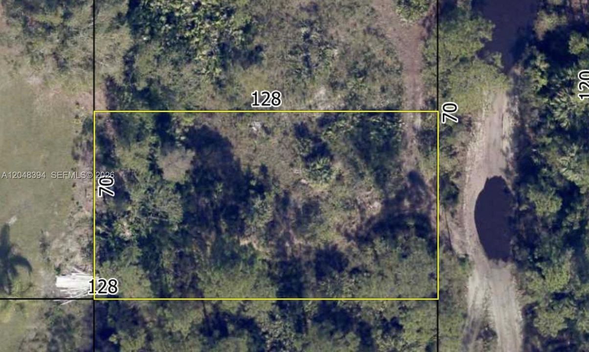 На продажу: $35,000 (0.21 acres)
