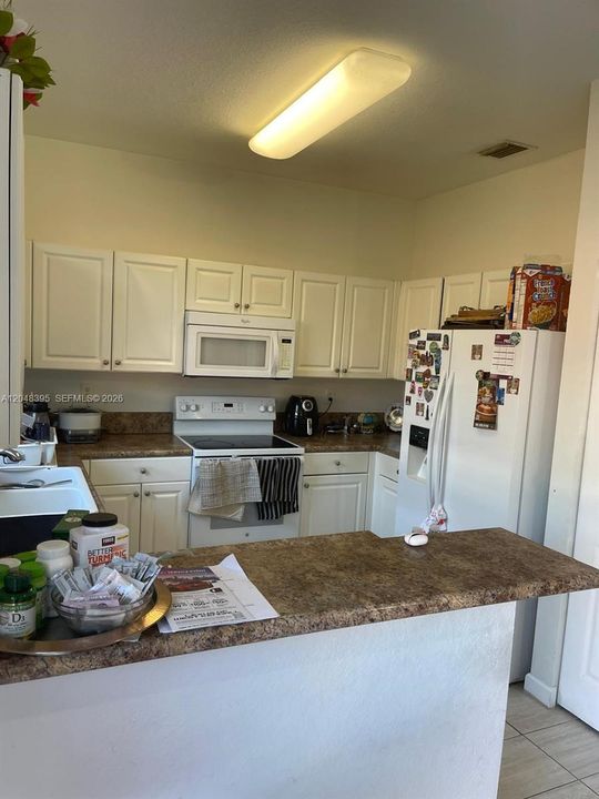 For Rent: $3,000 (3 beds, 2 baths, 1670 Square Feet)