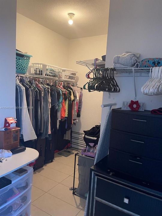 For Rent: $3,000 (3 beds, 2 baths, 1670 Square Feet)