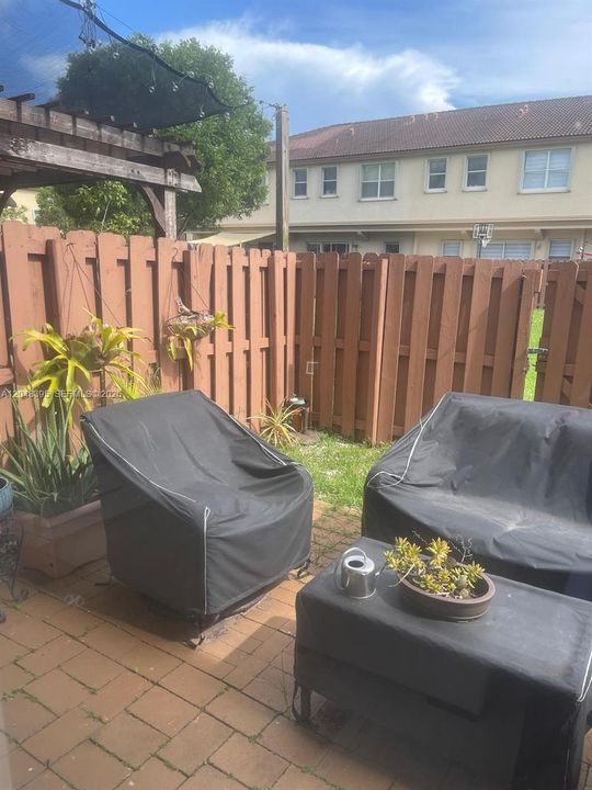 For Rent: $3,000 (3 beds, 2 baths, 1670 Square Feet)