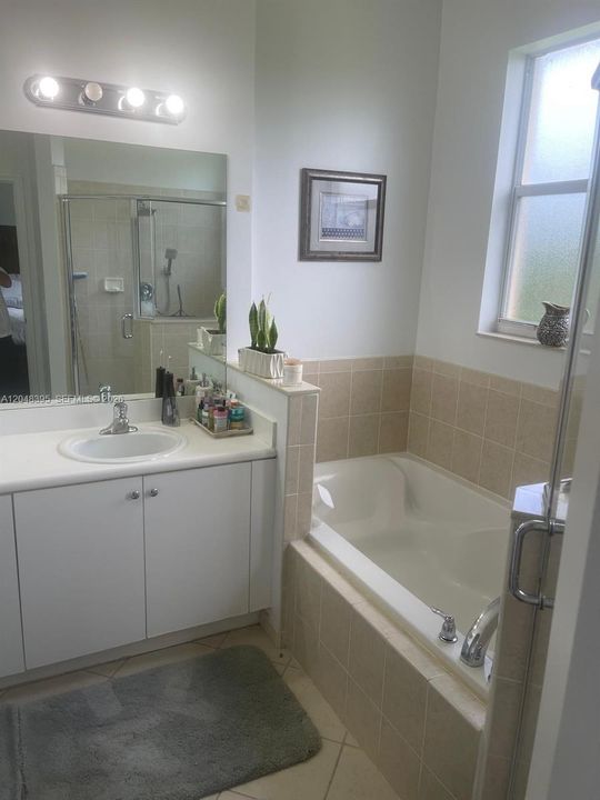 For Rent: $3,000 (3 beds, 2 baths, 1670 Square Feet)