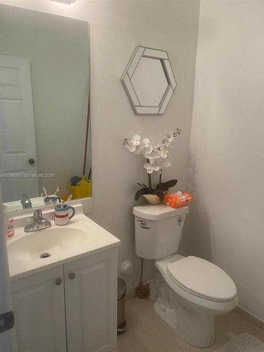 For Rent: $3,000 (3 beds, 2 baths, 1670 Square Feet)