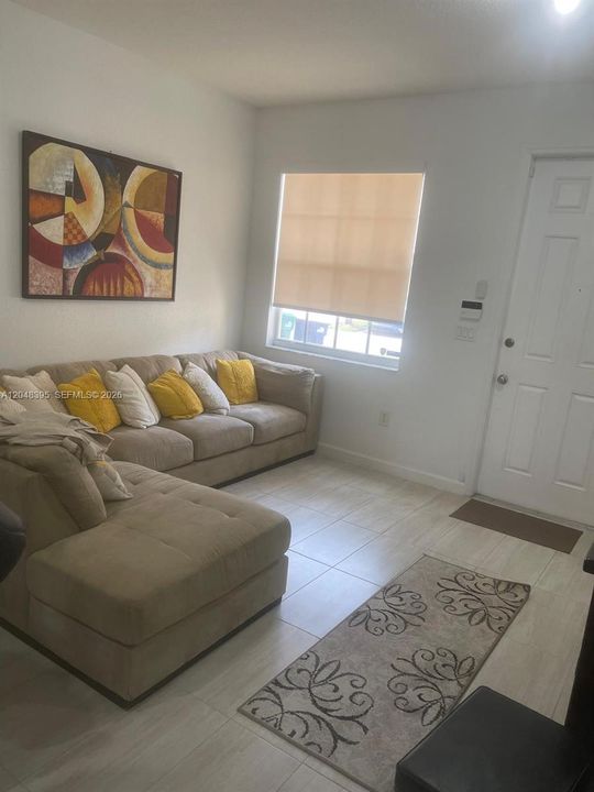For Rent: $3,000 (3 beds, 2 baths, 1670 Square Feet)