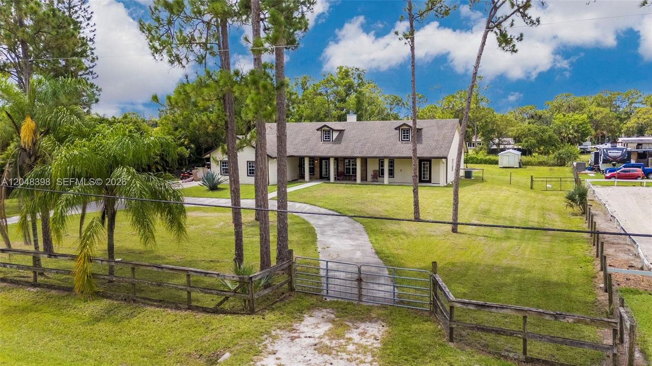 For Sale: $819,000 (4 beds, 3 baths, 2519 Square Feet)