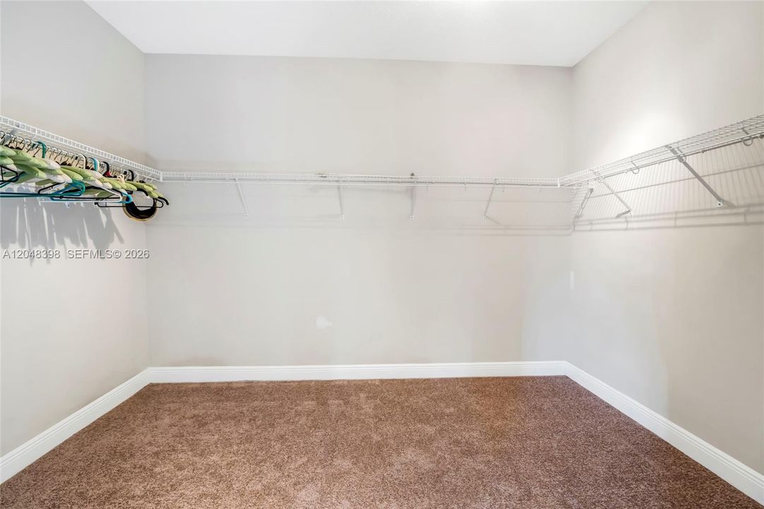 For Sale: $819,000 (4 beds, 3 baths, 2519 Square Feet)