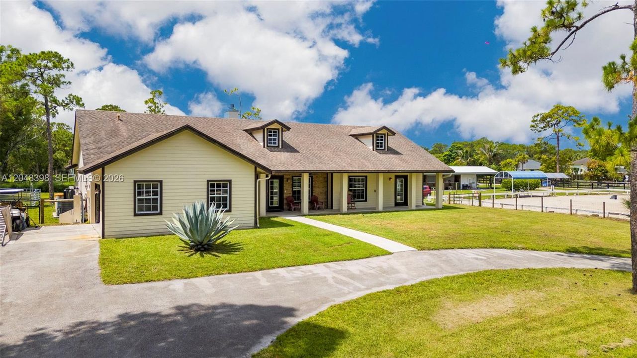 For Sale: $819,000 (4 beds, 3 baths, 2519 Square Feet)