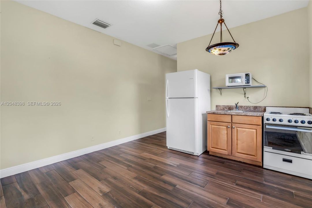 For Sale: $819,000 (4 beds, 3 baths, 2519 Square Feet)