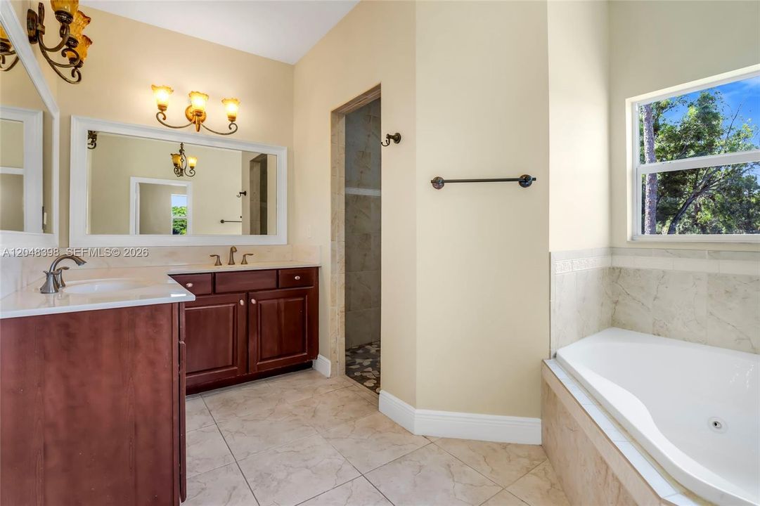 For Sale: $819,000 (4 beds, 3 baths, 2519 Square Feet)