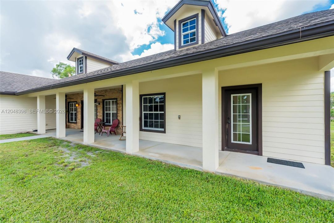 For Sale: $819,000 (4 beds, 3 baths, 2519 Square Feet)