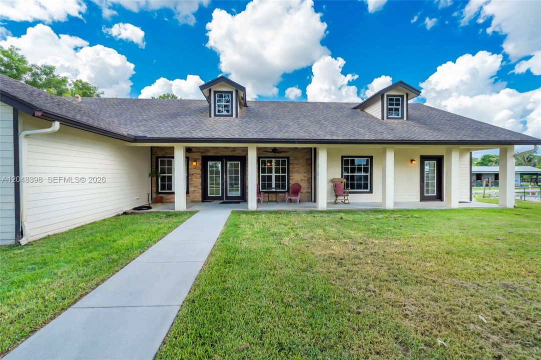 For Sale: $819,000 (4 beds, 3 baths, 2519 Square Feet)