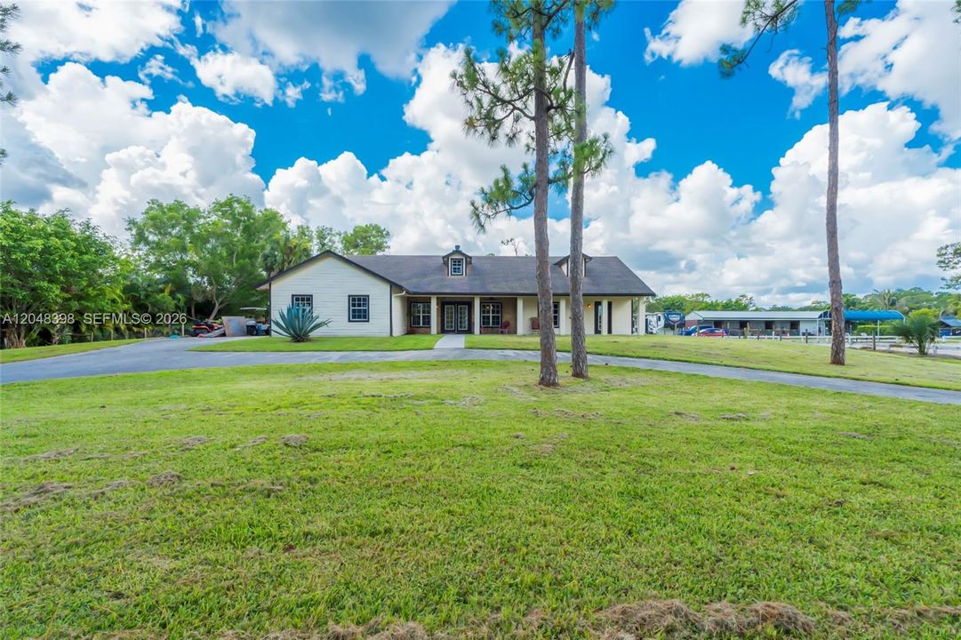 For Sale: $819,000 (4 beds, 3 baths, 2519 Square Feet)