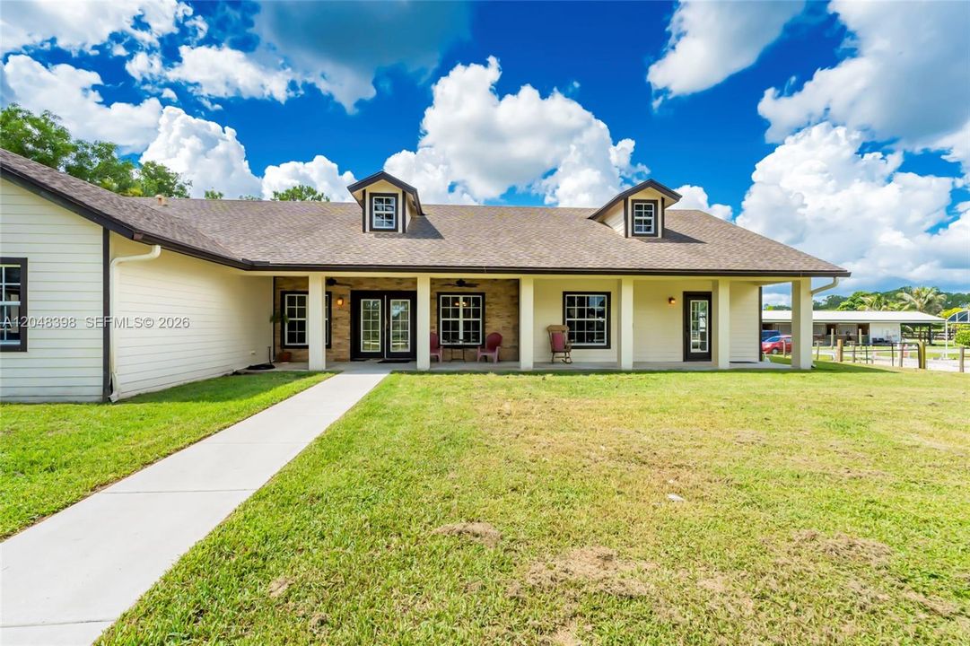 For Sale: $819,000 (4 beds, 3 baths, 2519 Square Feet)