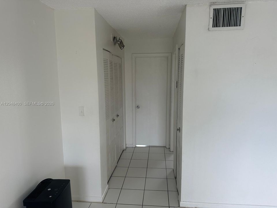 For Rent: $1,650 (1 beds, 1 baths, 768 Square Feet)