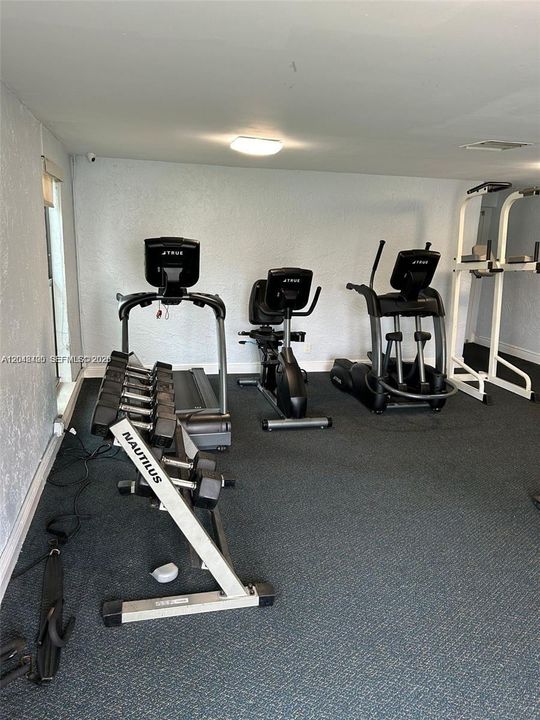 For Rent: $1,650 (1 beds, 1 baths, 768 Square Feet)